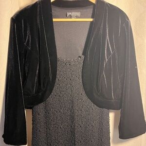 Shrug - Black Polyester/spandex velvet. Size - PXL